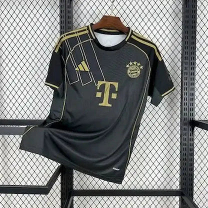 Bayern Múnich 2025/2026 (Negro y Oro)
