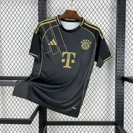 Bayern Múnich 2025/2026 (Negro y Oro)
